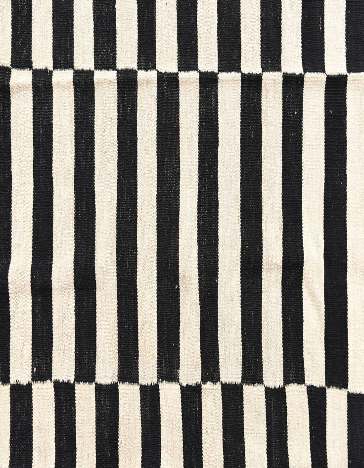 Detail image of  5' 10 x 7' 8  Hand Woven Kilim Modern Wool Rug