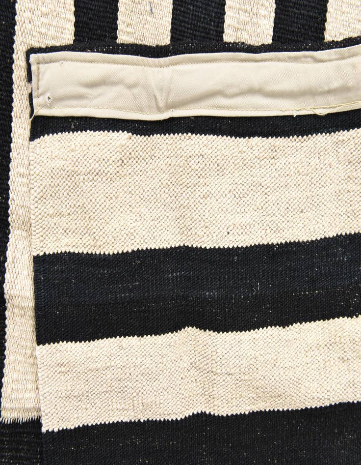 Detail image of  5' 10 x 7' 8  Hand Woven Kilim Modern Wool Rug