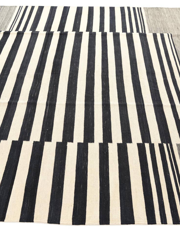 Detail image of  6' 10 x 9' 8  Hand Woven Kilim Modern Wool Rug