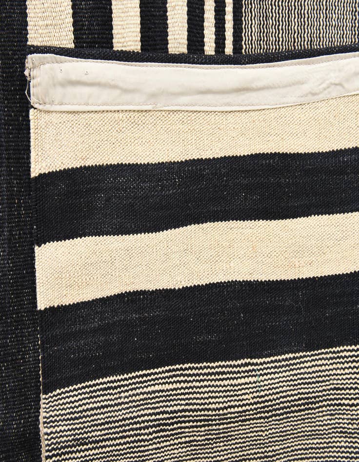 Detail image of  7' x 10'  Hand Woven Kilim Modern Wool Rug