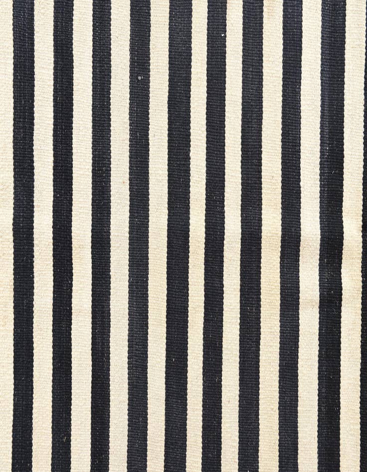 Detail image of  5' 8 x 7' 9  Hand Woven Kilim Modern Wool Rug