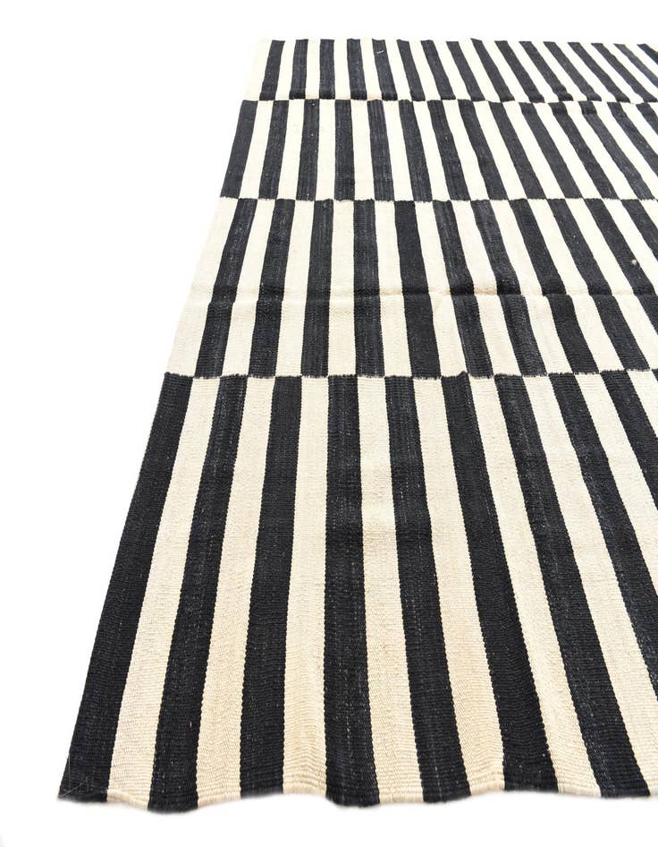 Detail image of  6' 8 x 9' 10  Hand Woven Kilim Modern Wool Rug