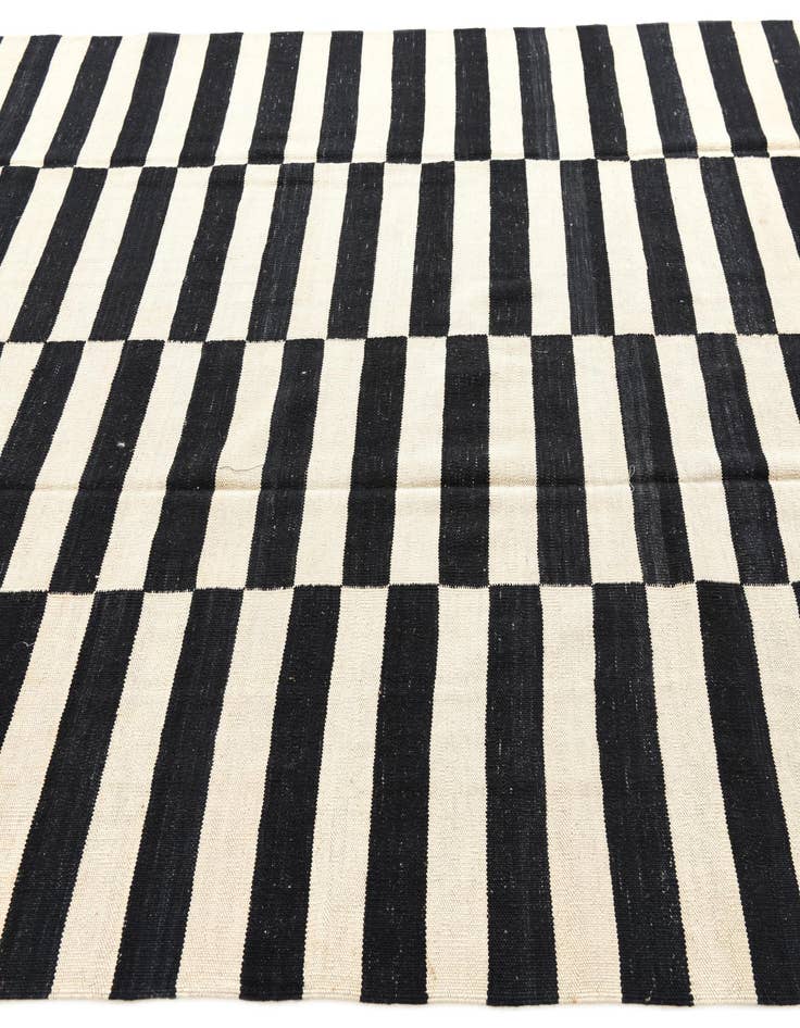 Detail image of  6' 8 x 9' 10  Hand Woven Kilim Modern Wool Rug