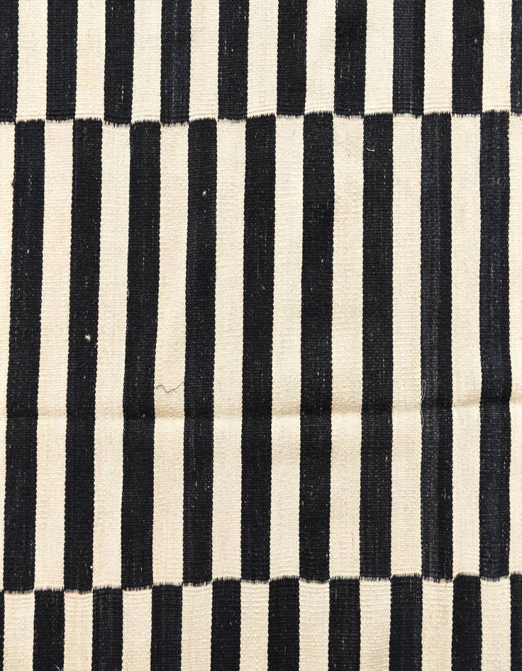 Detail image of  6' 8 x 9' 10  Hand Woven Kilim Modern Wool Rug