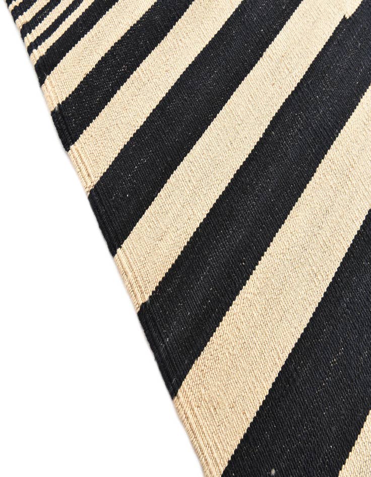 Detail image of  7' x 9' 9  Hand Woven Kilim Modern Wool Rug