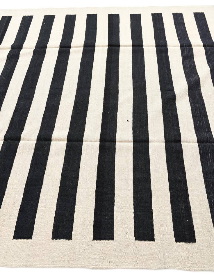 Detail image of  6' 7 x 9' 7  Hand Woven Kilim Modern Wool Rug