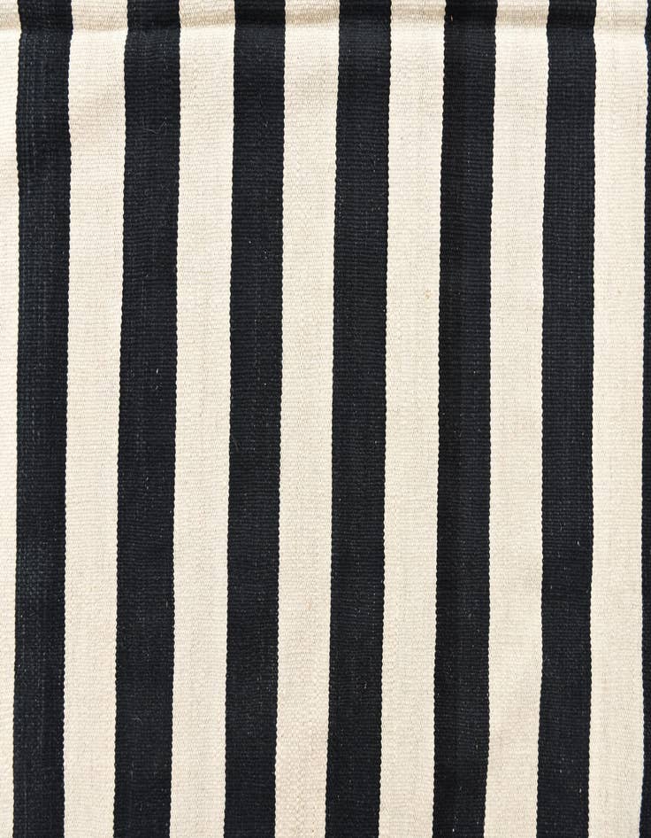 Detail image of  6' 7 x 9' 7  Hand Woven Kilim Modern Wool Rug