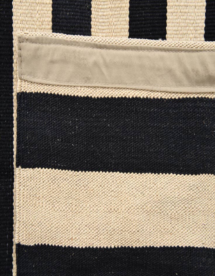 Detail image of  3' 4 x 4' 10  Hand Woven Kilim Modern Wool Rug
