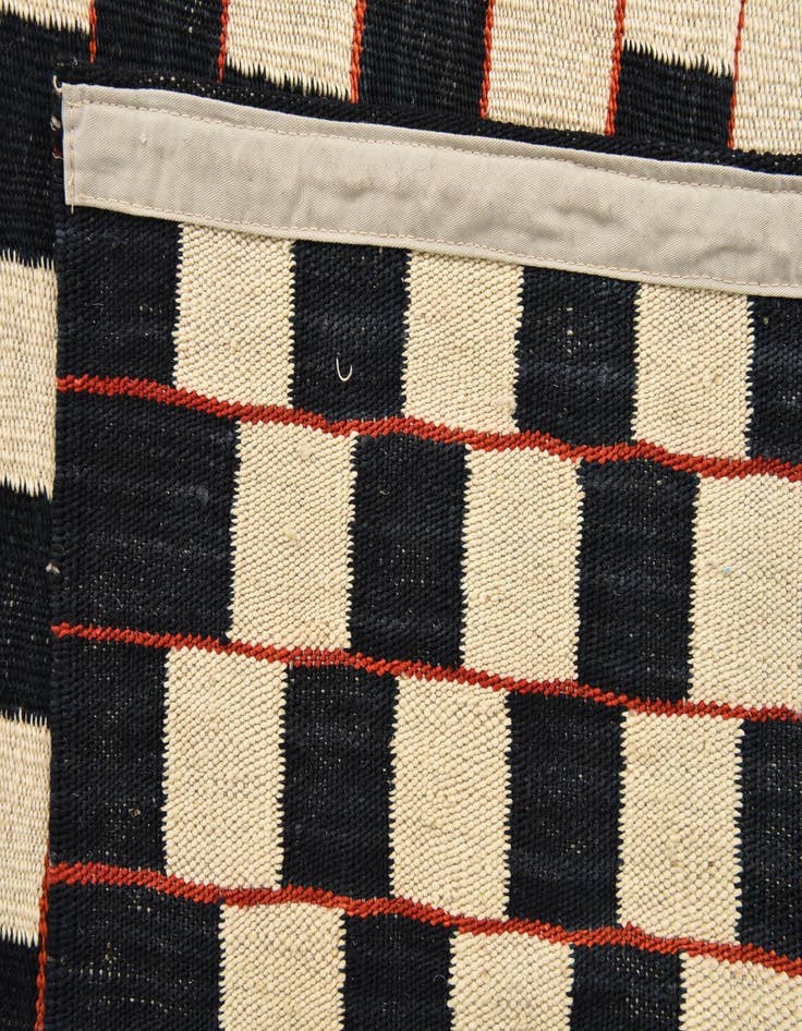 Detail image of  4' 2 x 5' 9  Hand Woven Kilim Modern Wool Rug
