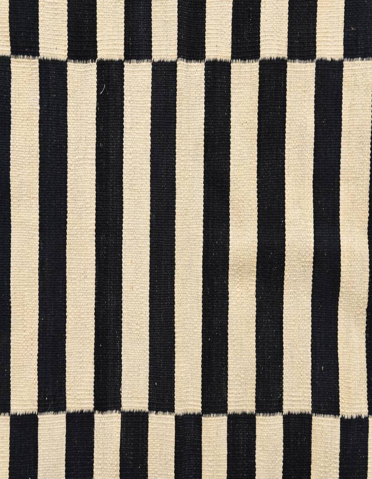 Detail image of  4' 2 x 6' 1  Hand Woven Kilim Modern Wool Rug