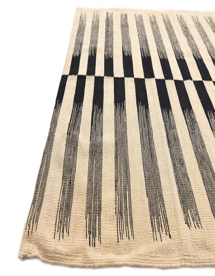 Detail image of  4' 2 x 6'  Hand Woven Kilim Modern Wool Rug