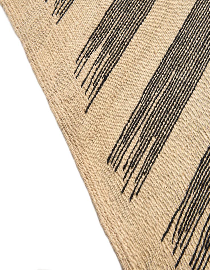 Detail image of  4' 2 x 6'  Hand Woven Kilim Modern Wool Rug