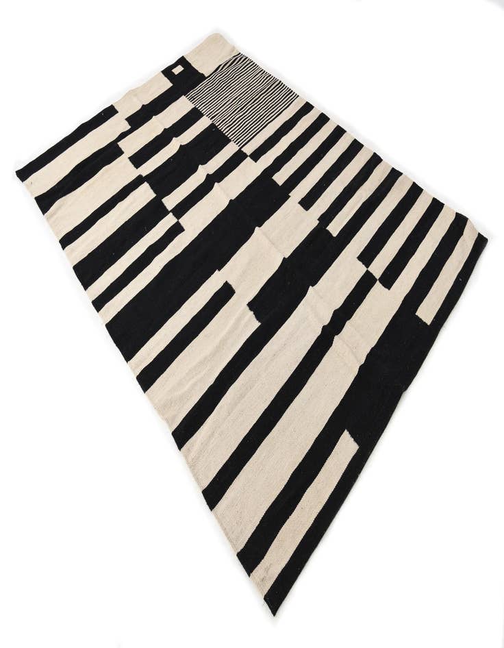 Detail image of  5' x 7'  Hand Woven Kilim Modern Wool Rug