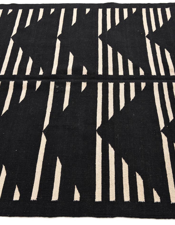Detail image of  5' 3 x 6' 4  Hand Woven Kilim Modern Wool Rug