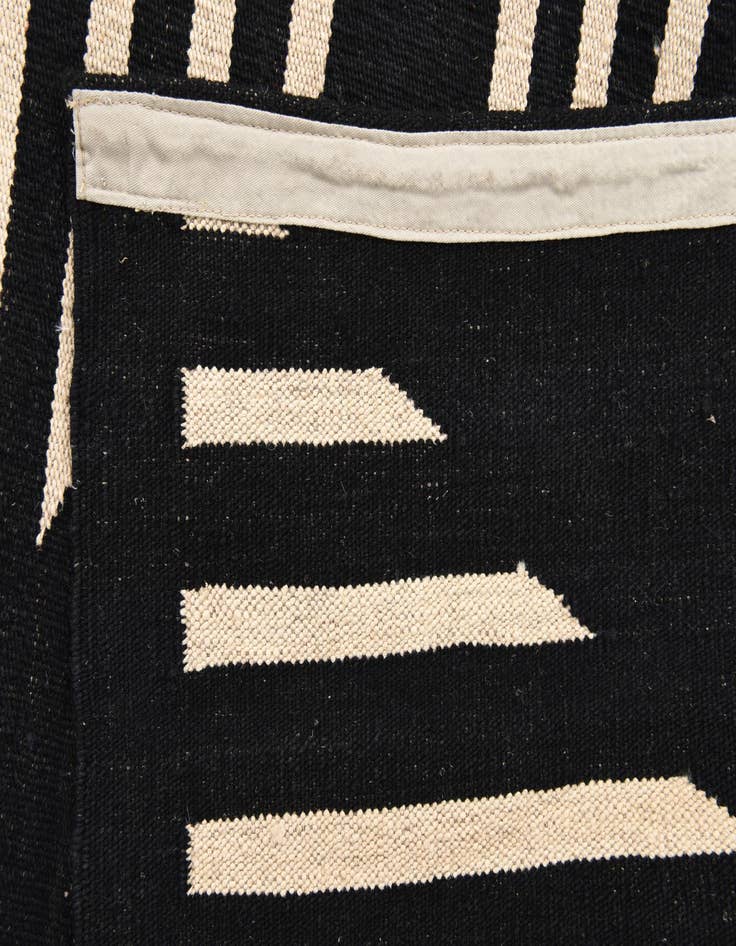 Detail image of  5' 3 x 6' 4  Hand Woven Kilim Modern Wool Rug