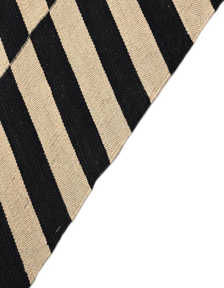 Detail image of  2' 7 x 3' 10  Hand Woven Kilim Modern Wool Rug