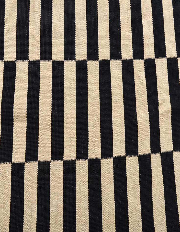 Detail image of  2' 7 x 3' 10  Hand Woven Kilim Modern Wool Rug