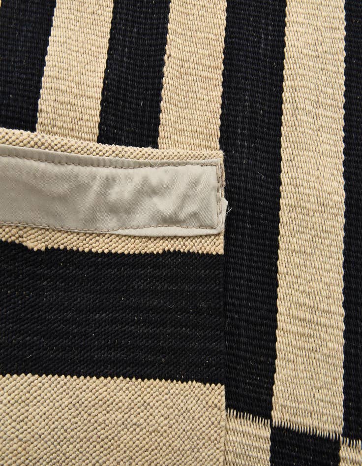 Detail image of  2' 7 x 3' 10  Hand Woven Kilim Modern Wool Rug