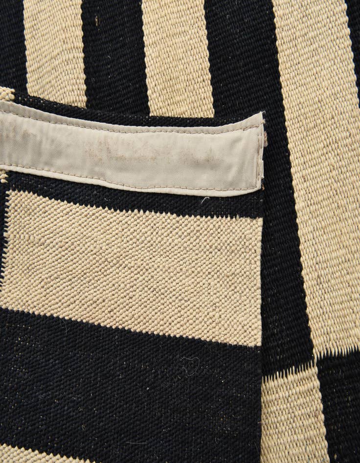 Detail image of  2' 7 x 4'  Hand Woven Kilim Modern Wool Rug