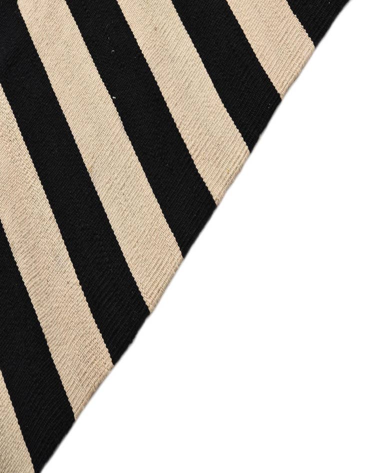 Detail image of  5' 6 x 8' 1  Hand Woven Kilim Modern Wool Rug