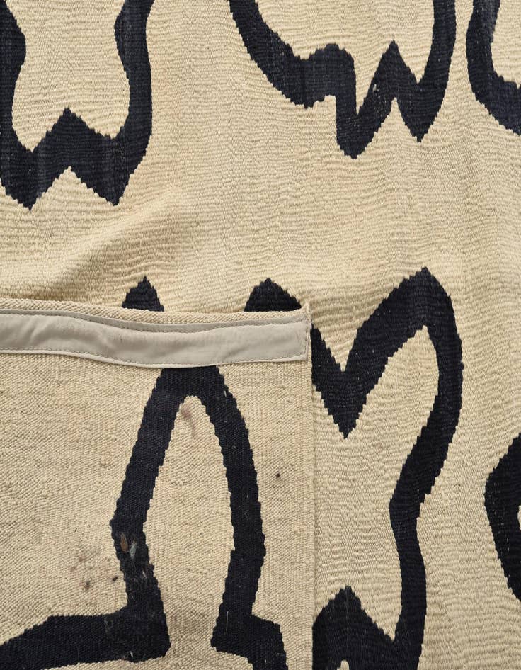 Detail image of  8' 3 x 9' 7  Hand Woven Kilim Modern Wool Rug