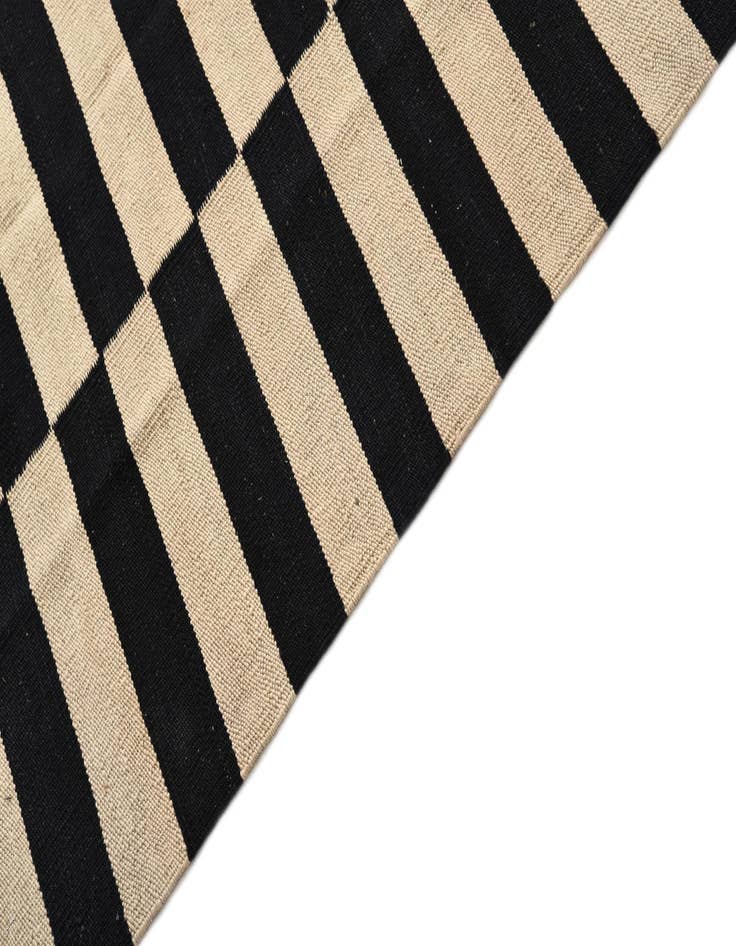 Detail image of  3' 3 x 4' 10  Hand Woven Kilim Modern Wool Rug