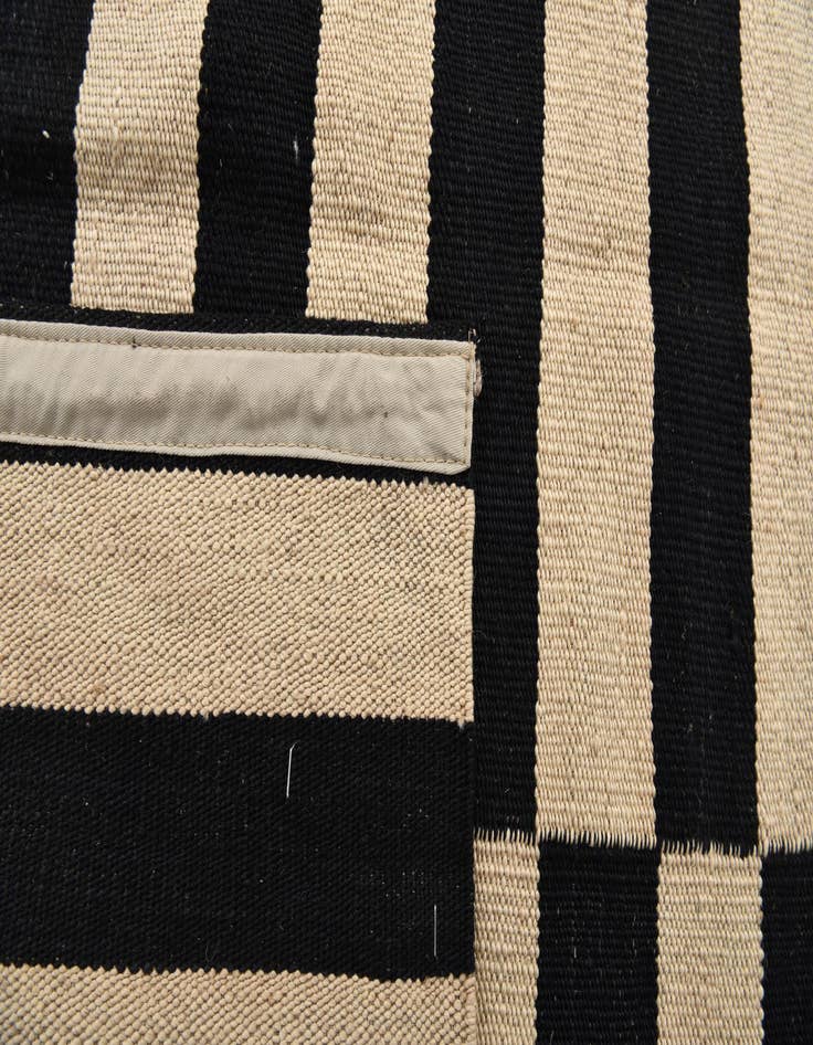 Detail image of  3' 3 x 4' 10  Hand Woven Kilim Modern Wool Rug