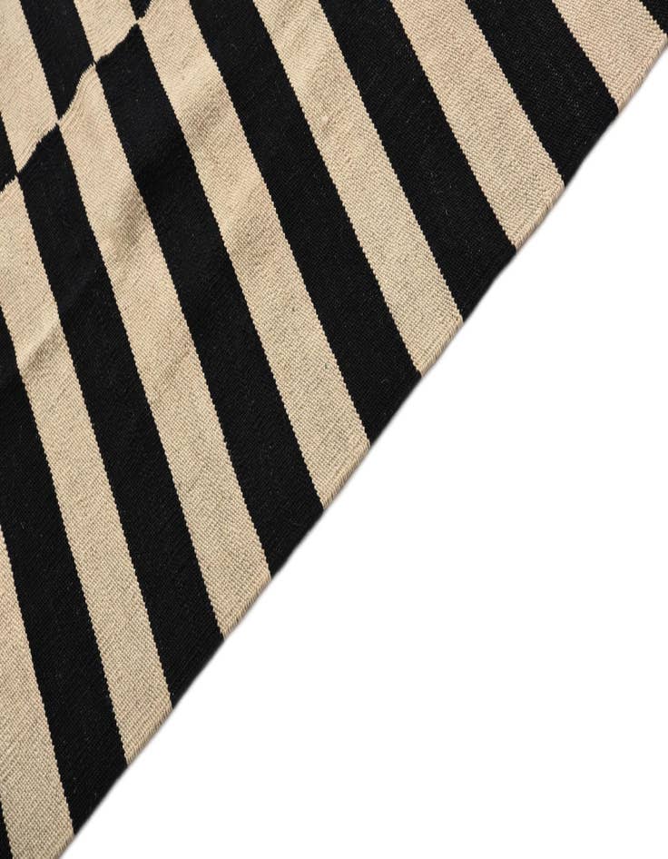 Detail image of  6' 7 x 9' 5  Hand Woven Kilim Modern Wool Rug