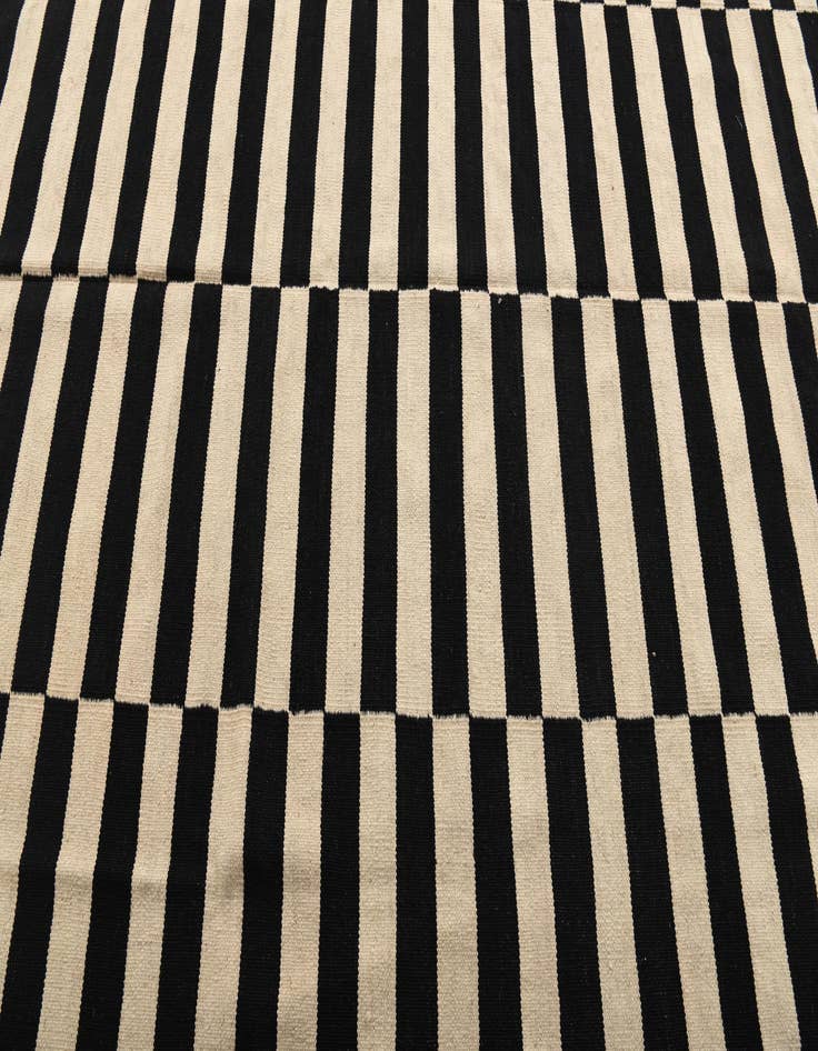 Detail image of  6' 7 x 9' 5  Hand Woven Kilim Modern Wool Rug