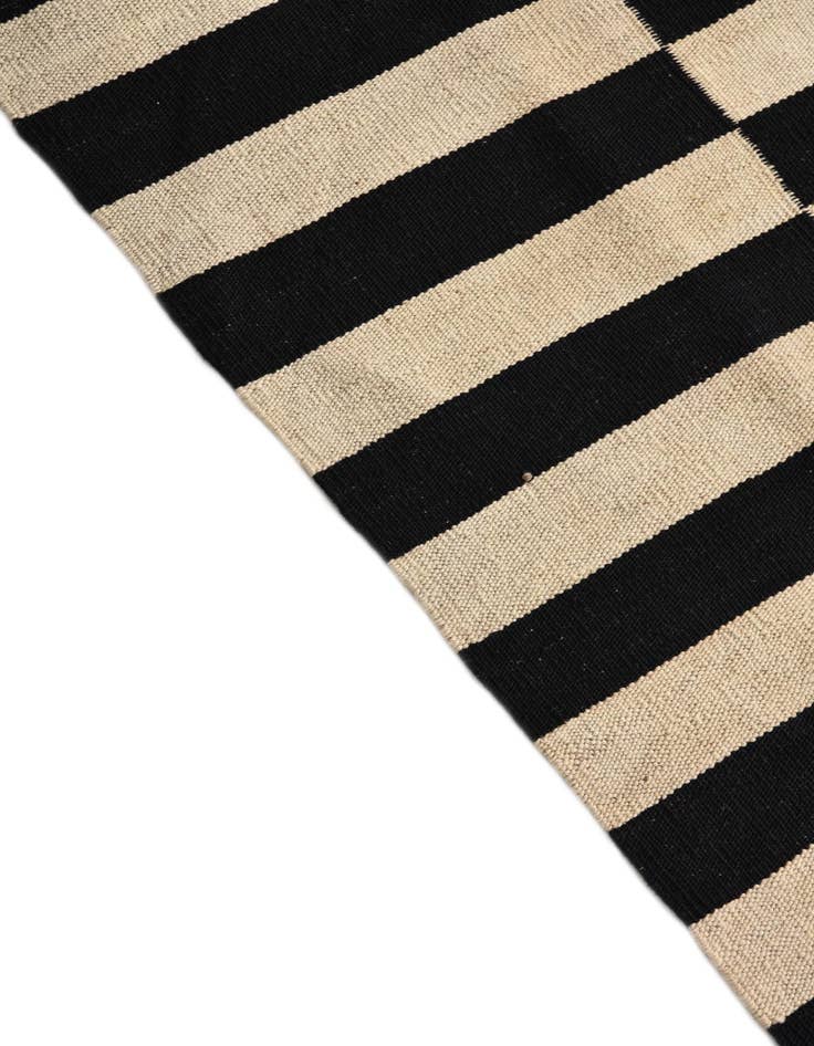 Detail image of  3' 3 x 5'  Hand Woven Kilim Modern Wool Rug