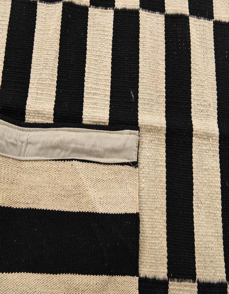 Detail image of  3' 3 x 5'  Hand Woven Kilim Modern Wool Rug