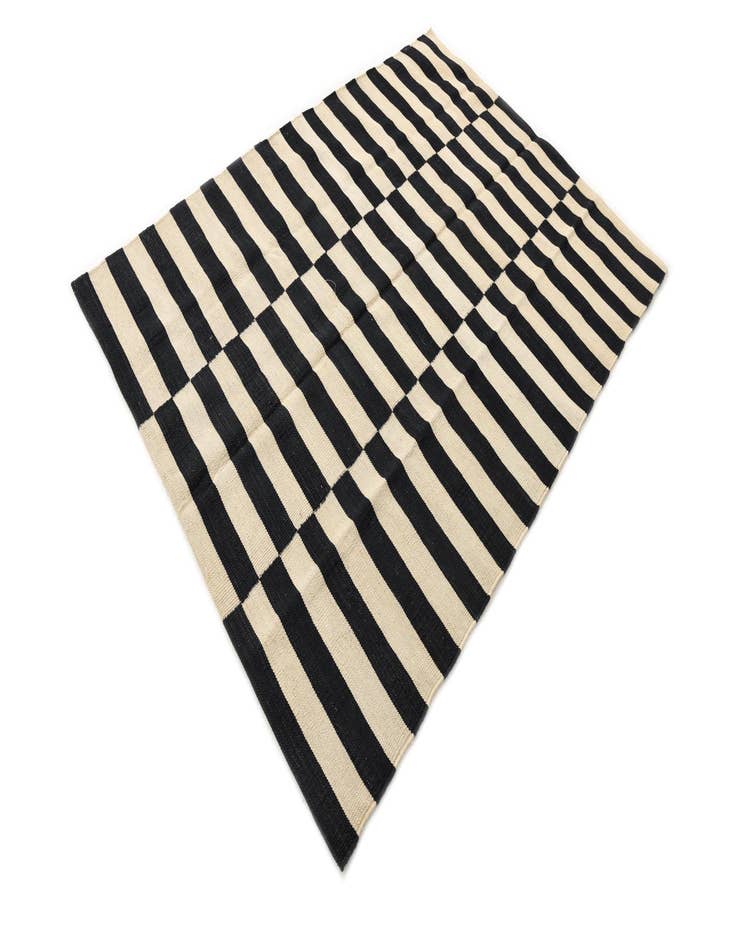 Detail image of  4' 2 x 5' 10  Hand Woven Kilim Modern Wool Rug