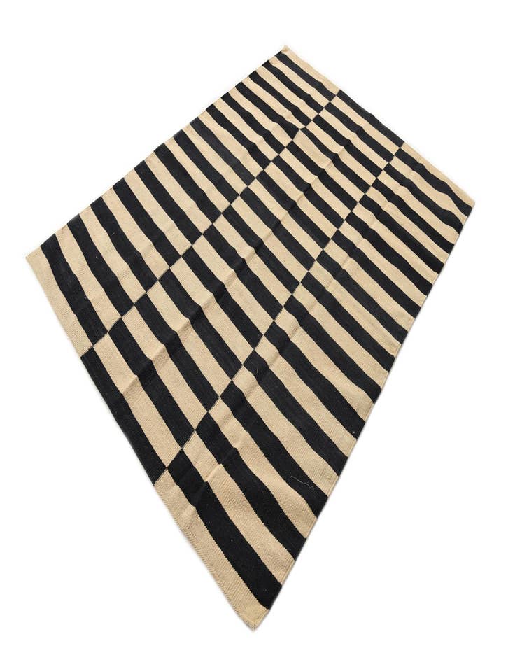 Detail image of  4' 2 x 5' 10  Hand Woven Kilim Modern Wool Rug