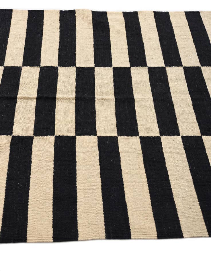 Detail image of  4' 2 x 6'  Hand Woven Kilim Modern Wool Rug