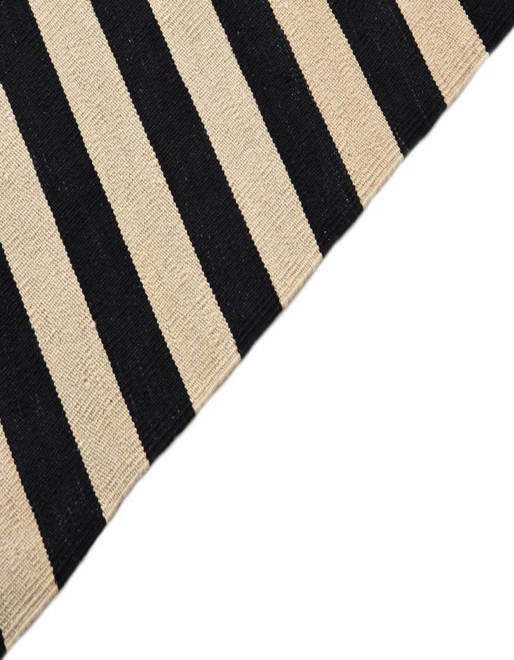 Detail image of  4' 2 x 6'  Hand Woven Kilim Modern Wool Rug