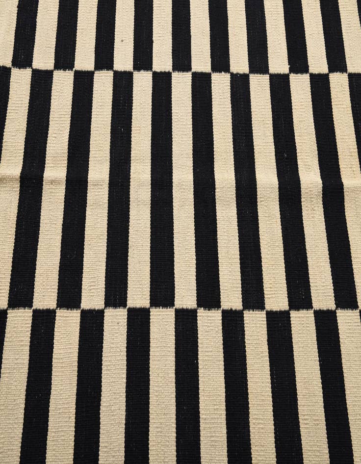 Detail image of  4' 2 x 6'  Hand Woven Kilim Modern Wool Rug