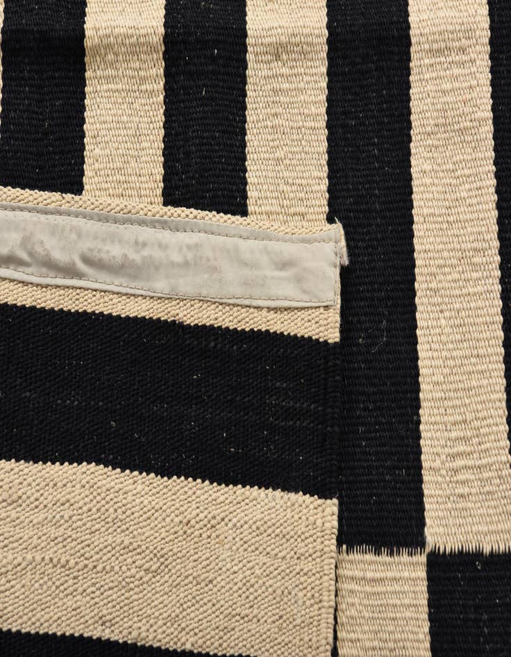 Detail image of  4' 2 x 6'  Hand Woven Kilim Modern Wool Rug