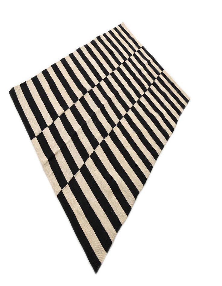 Detail image of  4' 3 x 6'  Hand Woven Kilim Modern Wool Rug