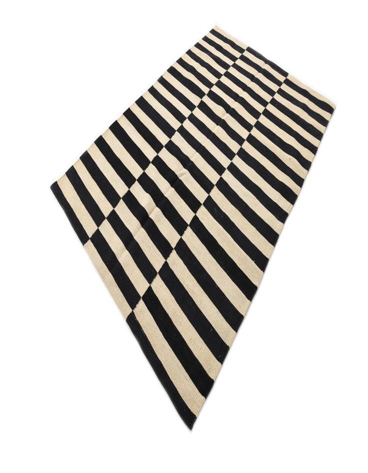 Detail image of  4' 2 x 6'  Hand Woven Kilim Modern Wool Rug