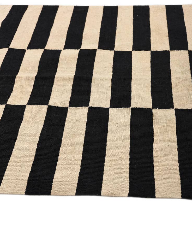 Detail image of  4' 3 x 6'  Hand Woven Kilim Modern Wool Rug