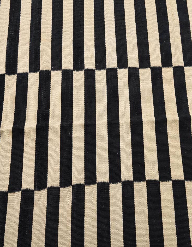 Detail image of  3' 3 x 4' 11  Hand Woven Kilim Modern Wool Rug