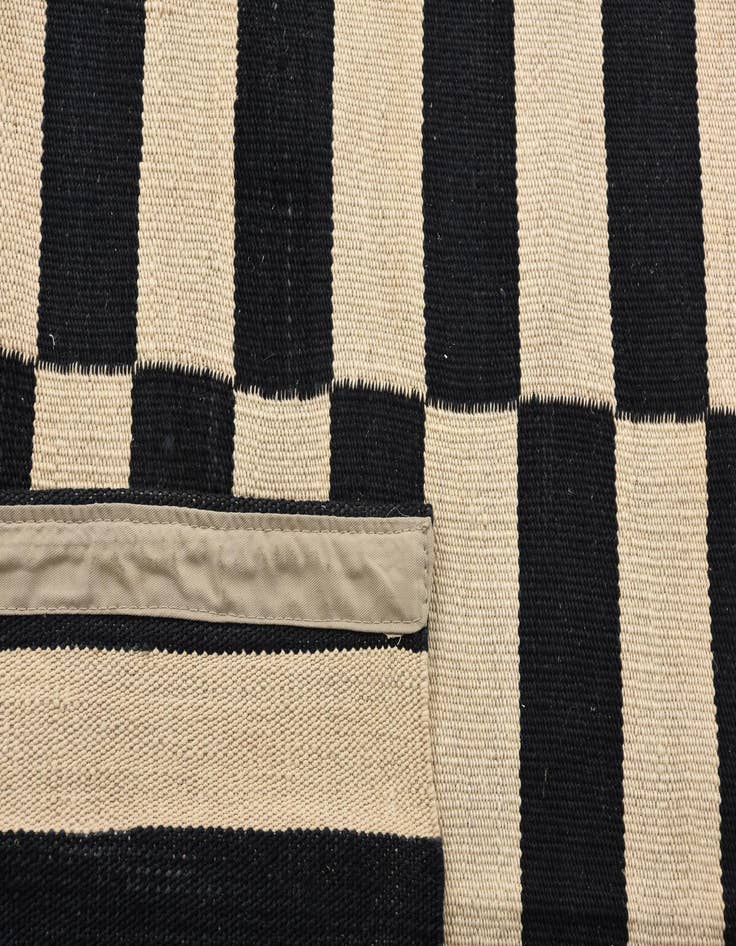 Detail image of  3' 3 x 4' 11  Hand Woven Kilim Modern Wool Rug