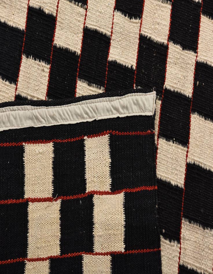 Detail image of  4' 5 x 5' 10  Hand Woven Kilim Modern Wool Rug