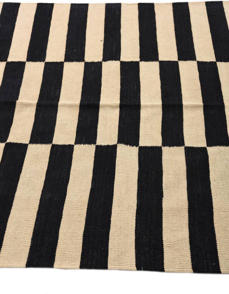 Detail image of  4' 3 x 6'  Hand Woven Kilim Modern Wool Rug