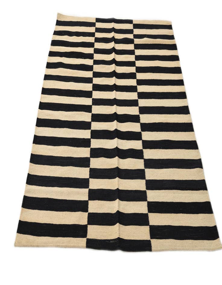 Detail image of  4' 2 x 5' 9  Hand Woven Kilim Modern Wool Rug