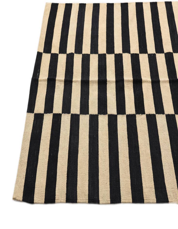 Detail image of  4' 2 x 5' 9  Hand Woven Kilim Modern Wool Rug