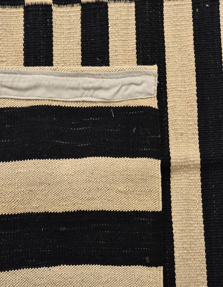 Detail image of  4' 2 x 5' 9  Hand Woven Kilim Modern Wool Rug