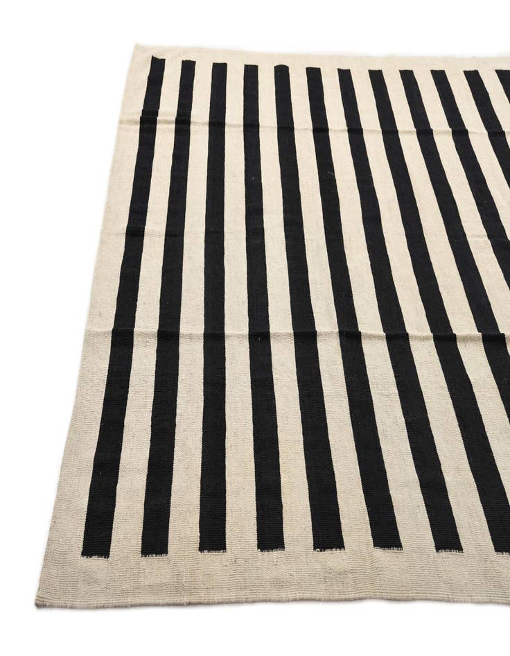 Detail image of  8' 2 x 9' 8  Hand Woven Kilim Modern Wool Rug