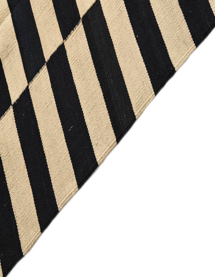 Detail image of  2' 8 x 3' 10  Hand Woven Kilim Modern Wool Rug