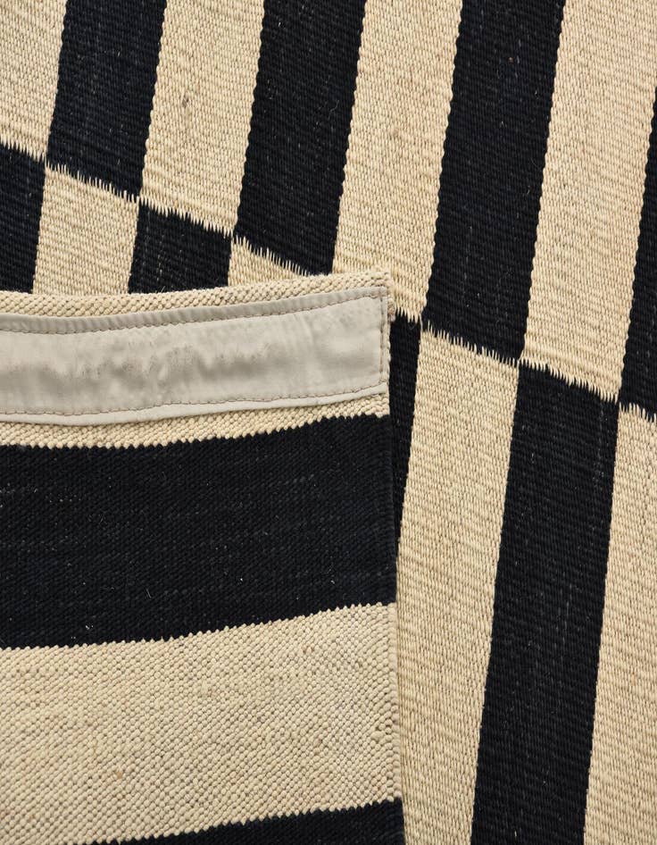 Detail image of  2' 8 x 3' 11  Hand Woven Kilim Modern Wool Rug